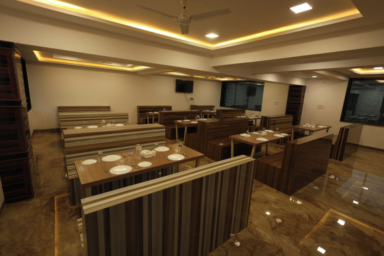 Restaurant 5, Green Paradise Hotel And Restaurant, Satara