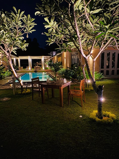 Outdoor dining 2, Raya Island Villa, Kesbewa