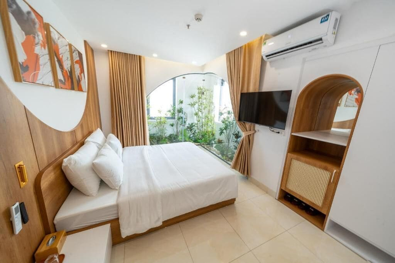 Room 3, Azure Bay Hotel, Hạ Long