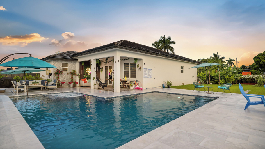 Sport & Beauty 4, The Cozy Palm House, Miami-Dade