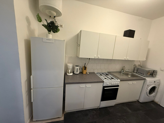 Private kitchen 2, Cozy 1BR Apt Walk to Westbahnhof, Wien