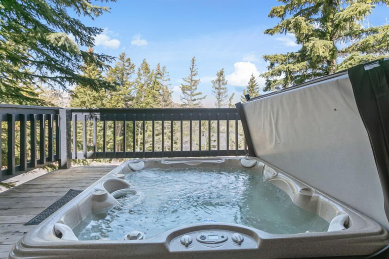 Outdoor spa tub, 107 - Three Bedroom Condo with Spa Ridgepoint by Deer Valley Resort, Summit