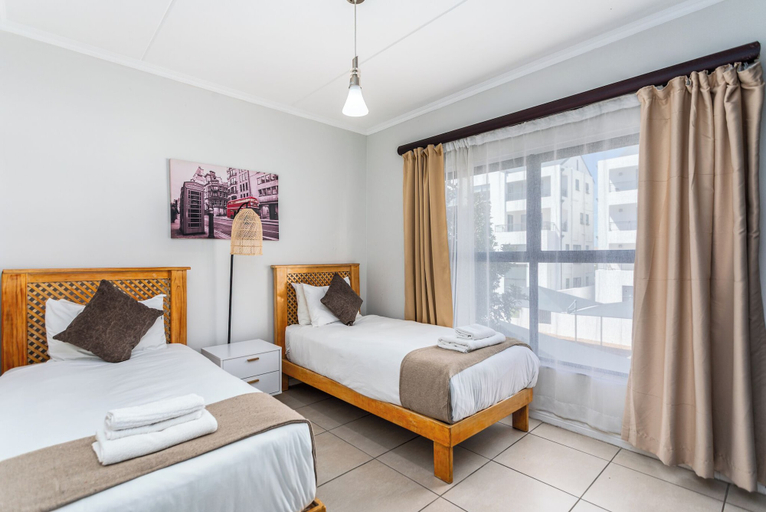 Room 4, The Sandown 178 by CTHA, City of Cape Town