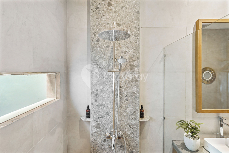 Bathroom 5, Oslen Villa by Kozystay - Canggu, Badung