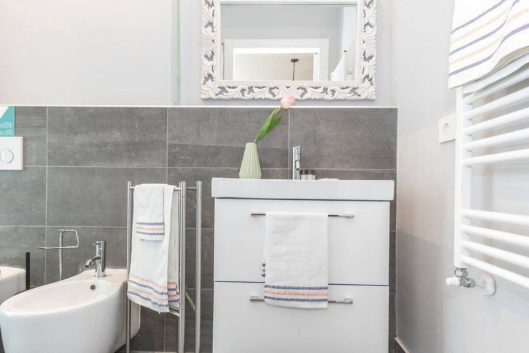 Bathroom 3, JOIVY Lotto Square Apartment 2, Milano