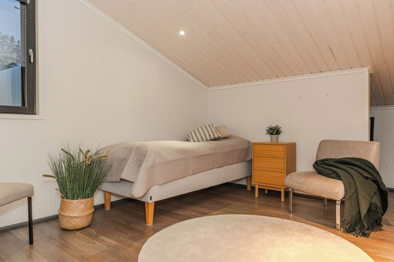 Room 4, Villa Ailo - Quality Villa with Sauna & Jacuzzi, Northern Ostrobothnia
