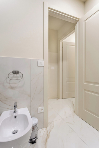 Bathroom 3, Luxury near the Station 2 bedrms 2 baths, Bologna
