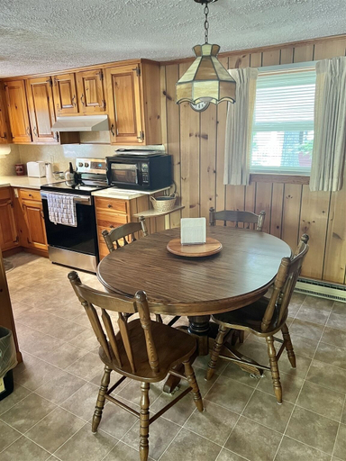 Dining, Camp Dragonfly Limit 10 3 Bedroom Home by RedAwning, Cumberland