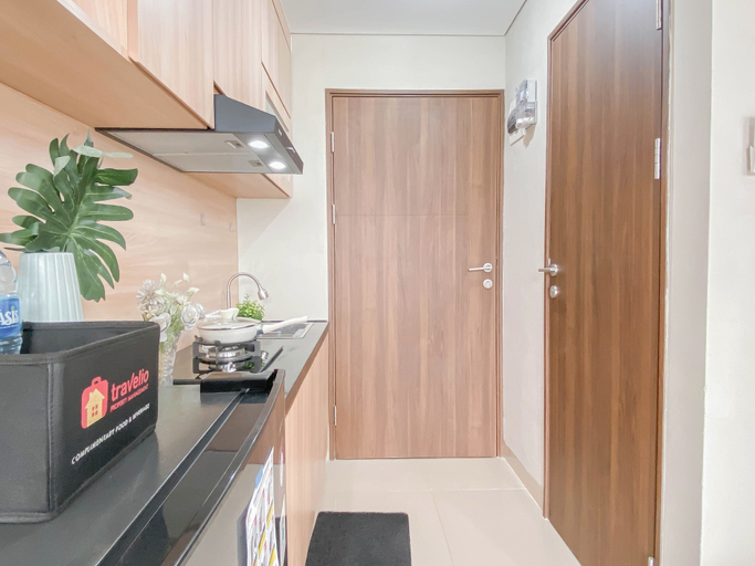 Private kitchen 4, Soft Ivory Studio At Royal Sentul Park Apartment, Bogor