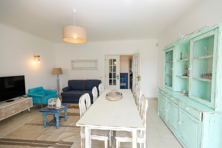 Room 5, C13 - Ameijeira Holiday Apartment in Lagos, Lagos