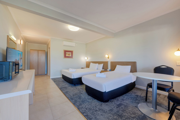 Bedroom 2, Toowoomba Motel, Toowoomba - North-East