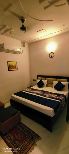 Room 5, Hotel Prince Palace, Faizabad