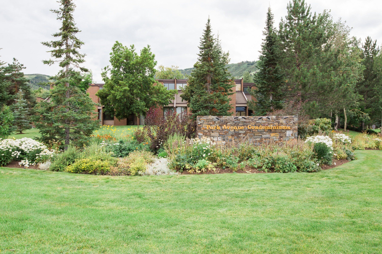 Property grounds 5, Park Avenue 3 Bedroom Condominiums, Summit