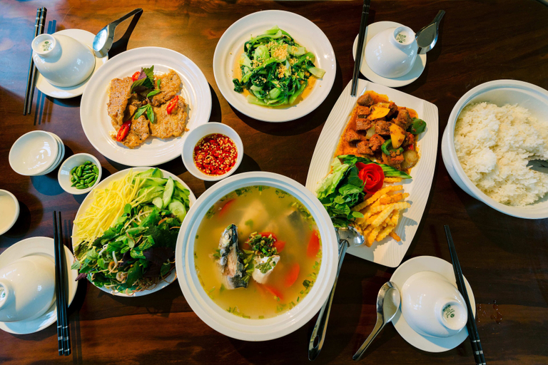Food & Drinks 5, Kennal Beach, Sông Cầu