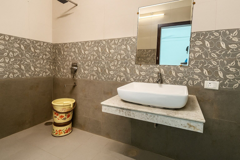 Bathroom 5, Hotel Yash Regency - Managed by JMD Group, Delhi