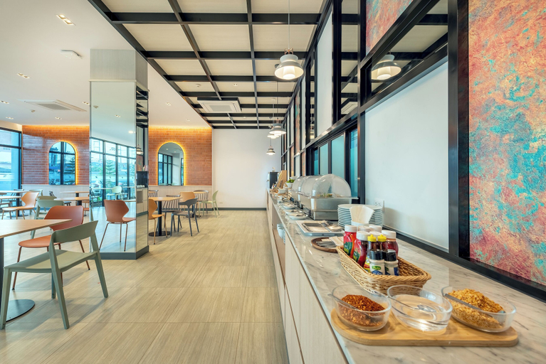 Food & Drinks 4, PLAAI Plus Hotel Bowin, Pluak Daeng