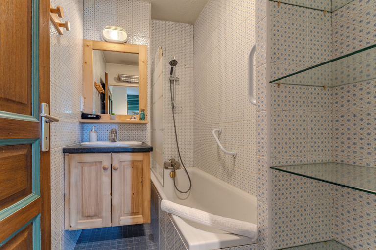 Bathroom 4, Chalet Niverolles, Savoie