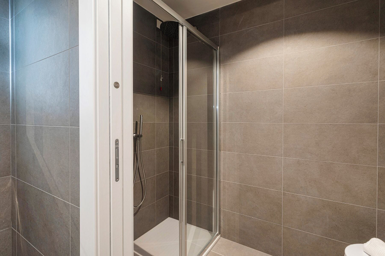 Bathroom 4, Waterfront Charme by Wonderful Italy, Genova