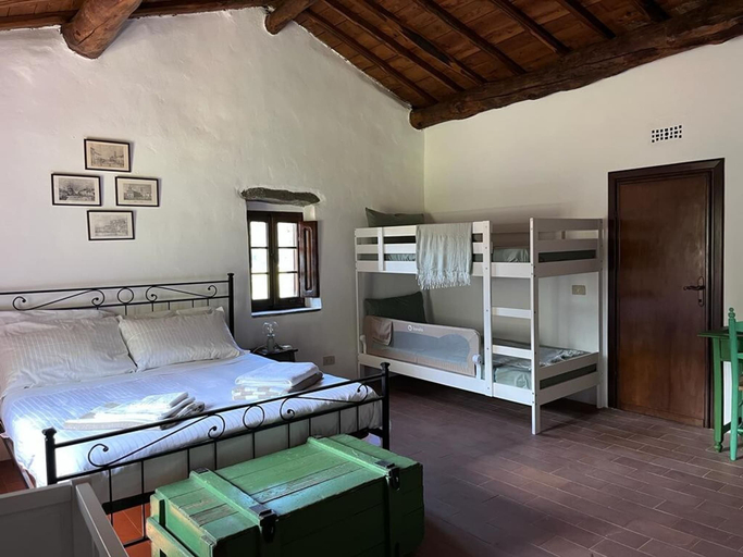 Bedroom 3, Casale Rustico con Piscina Privata e Ampio Parco, Lucca