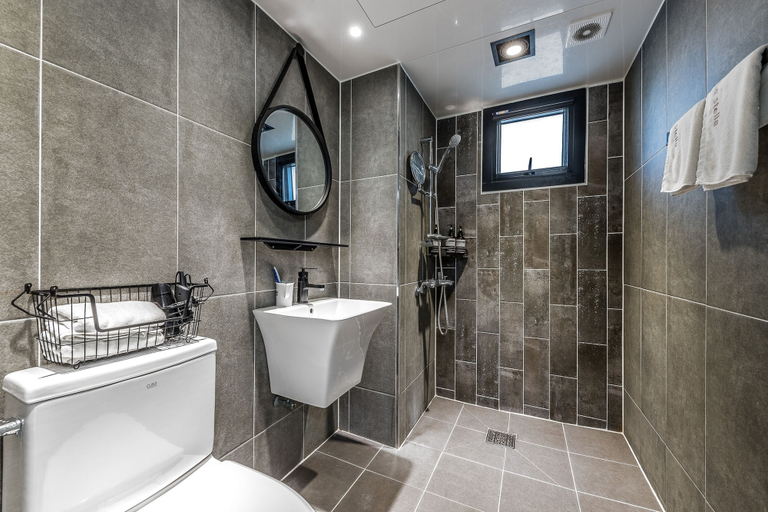 Bathroom 2, Yeosu Lastella Spa Pet-friendly Pension, Yeosu