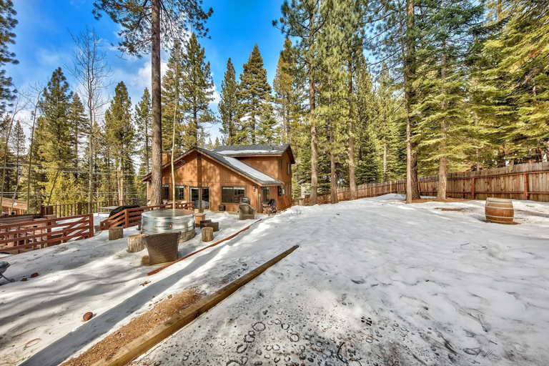 Property grounds 2, 1760t Thunderbird Cabin 3 Bedroom Home, El Dorado