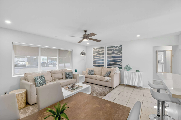 Living area 5, Victoria Park's Secret #1 - 6ppl, Broward