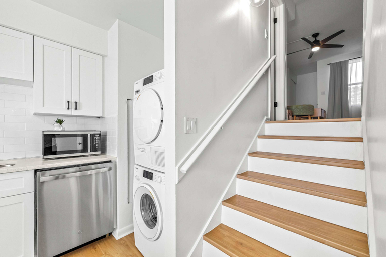Laundry, The Capri Villa Stay for 6, Hillsborough