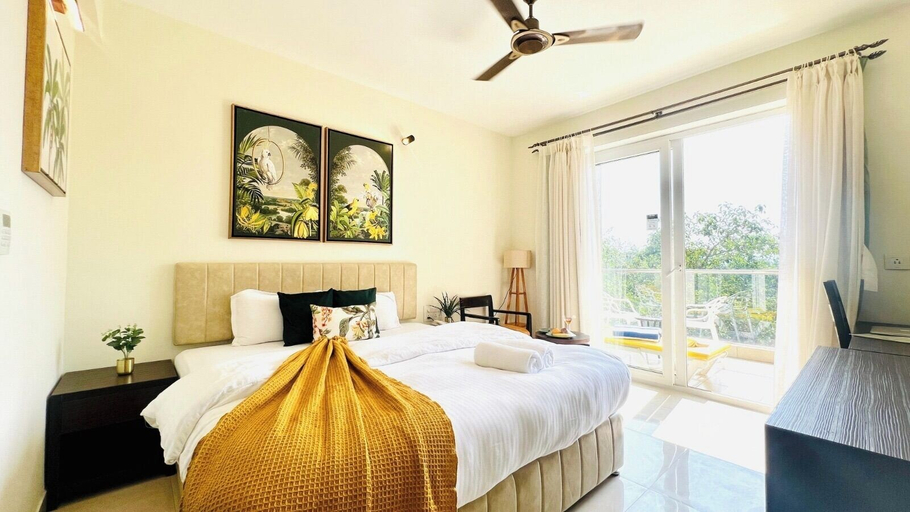 Room 5, Luxury hotel near kondapur, Hyderabad