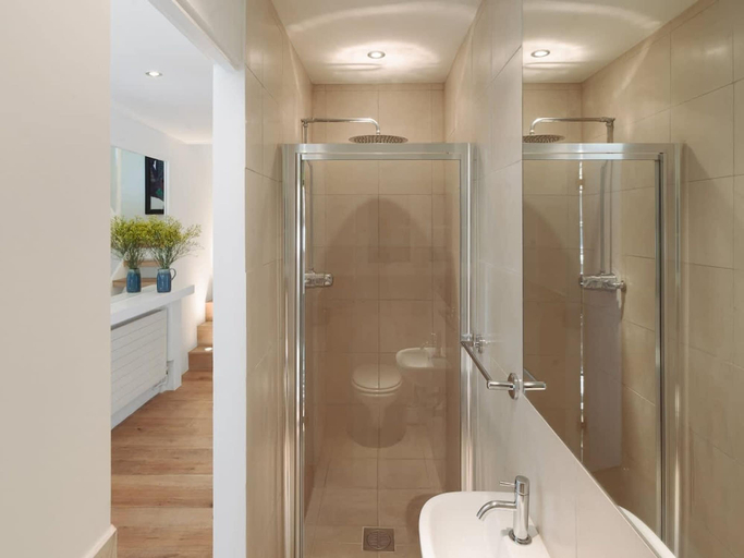 Bathroom 5, The Iconic Portobello Mews House, London