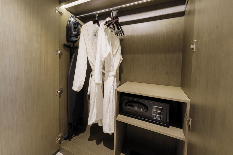 Room 3, Alwadaq hotel, Taif
