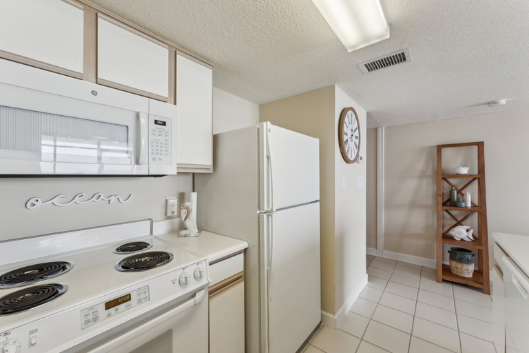 Private kitchen 5, Stunning Ocean Views From The 10th Floor 1 Bedroom Condo, Horry
