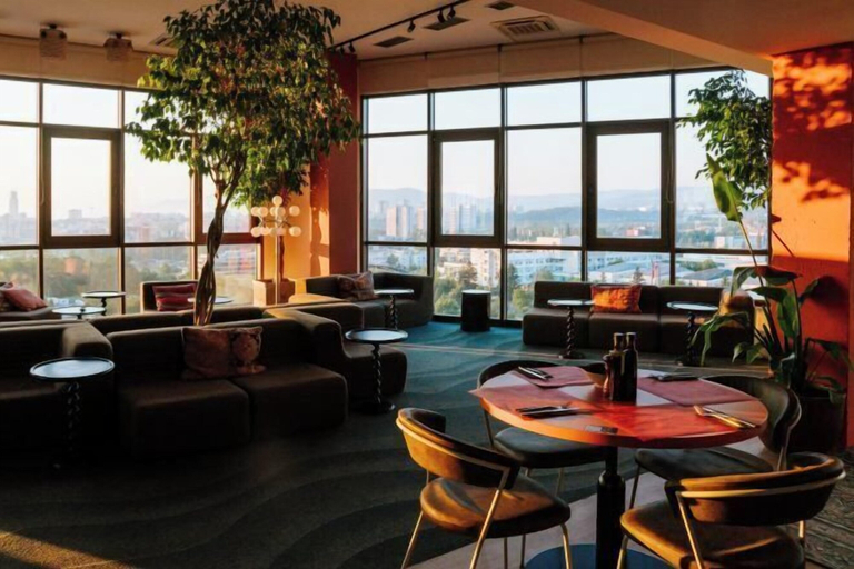 Interior 4, WN Hotel, Stolichna