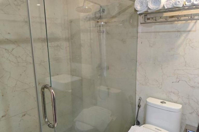 Bathroom 5, Huadu Hotel, Bagmati