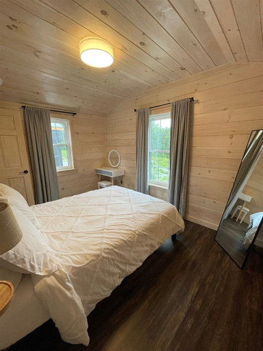 Room 5, Titmouse Limit 4 2 Bedroom Cabin, Cumberland