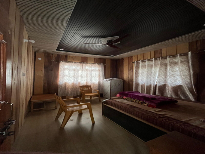 Room, Peace Forest Retreat, Chamoli