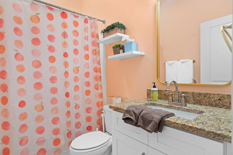 Bathroom 3, The Peach House- Near Downtown, Chatham