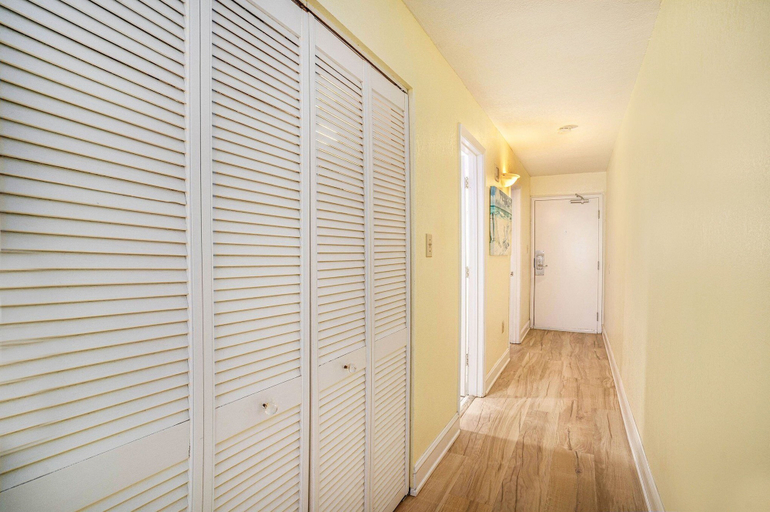 Interior 2, 0603 Waters Edge Resort 1 Bedroom Condo by RedAwning, Georgetown