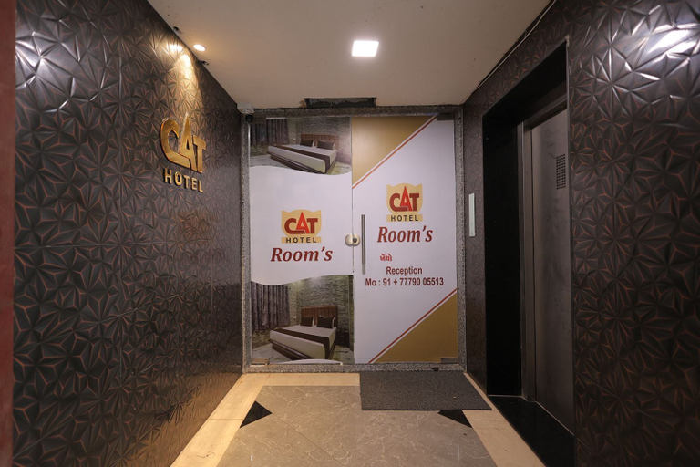 Interior entrance, Hotel Cat, Rajkot
