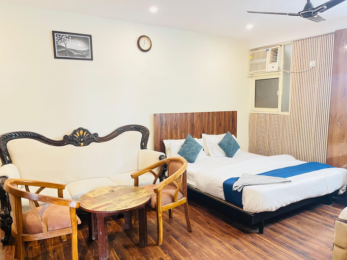 Room 3, Roomshala Hotel Green Valley, Delhi