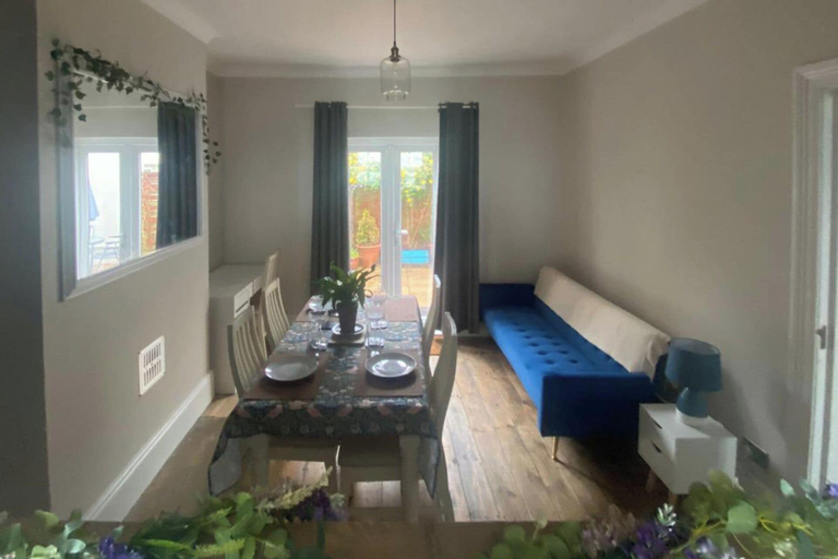 Others 5, Seaview 2 Bedroom House Sleeps 4 - Pets Ok -wifi, West Sussex