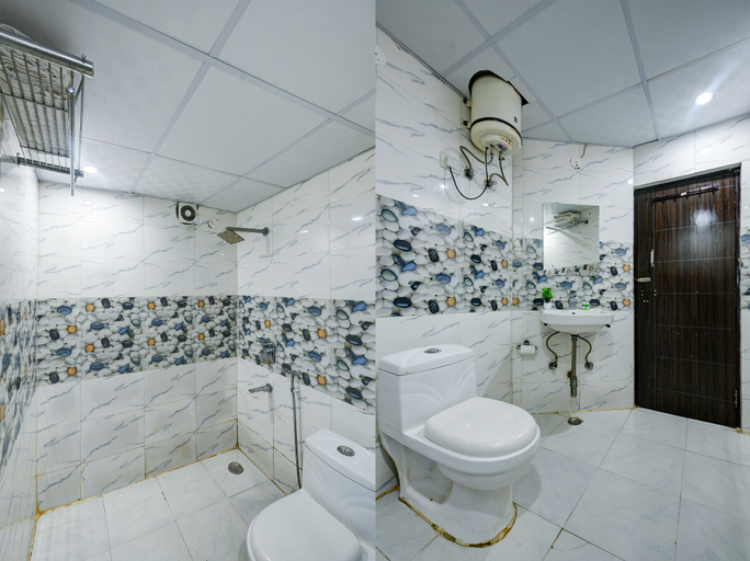 Bathroom 2, The Kelvish Plaza, Delhi