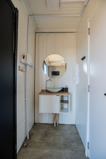 Bathroom 4, Container 2, Navegantes