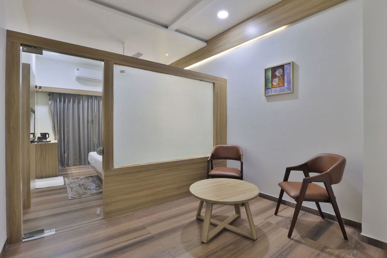 Others 5, Hotel SR Laxmi, Anand