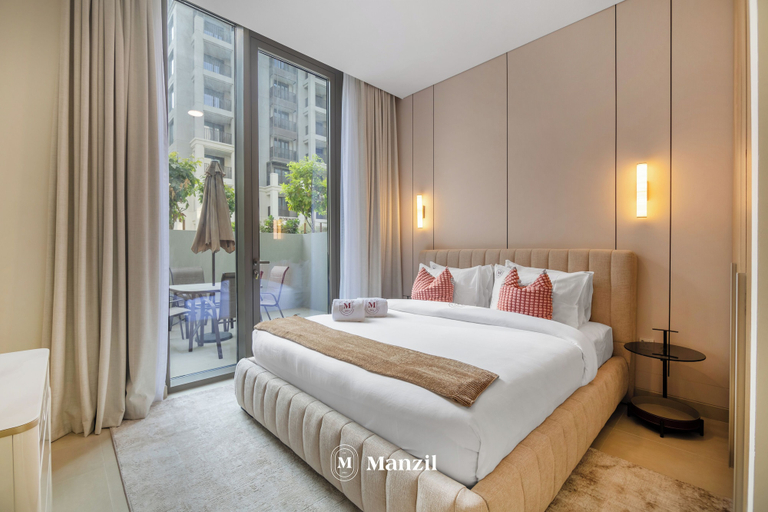 Room 4, Manzil - Cozy 1BR Waterfront Apartment, Dubai