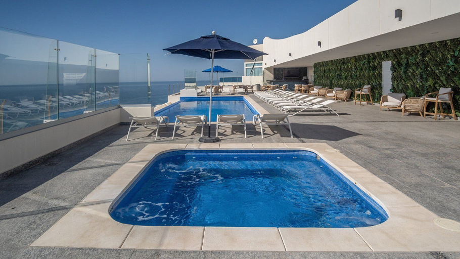 Pool 3, New and Amazing 3 Bedroom Ground Floor Corner Beach Front Encantame C-101, Puerto Peñasco