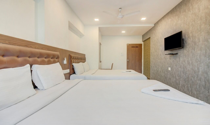Room 5, Hotel Aura Nest, Mumbai Suburban