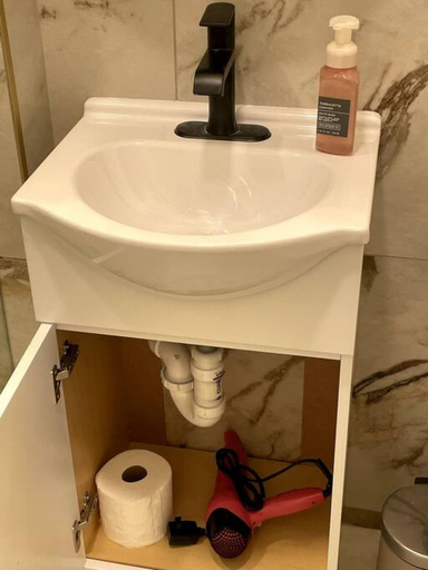 Room 3, Modern Two Bedroom Condo - Near Boston, Middlesex