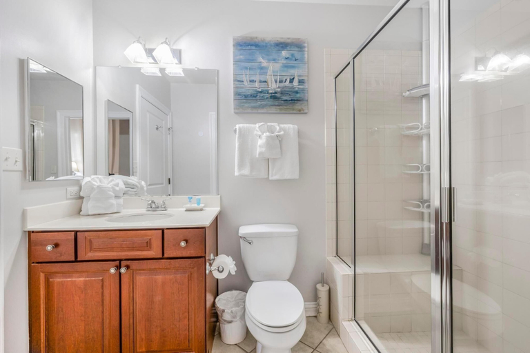 Bathroom 5, The Wharf 321, Baldwin