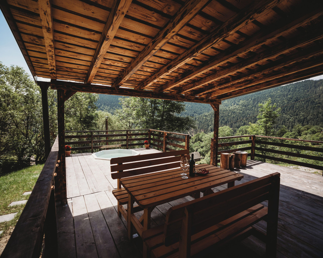 Couples dining 4, TogetherNest, Horea