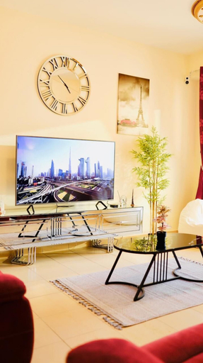 Living area 2, Urban Panda Mirror Maze Hostel JBR, Dubai